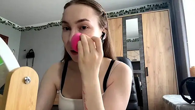 Milaissocute online show from 16, 5, 2026