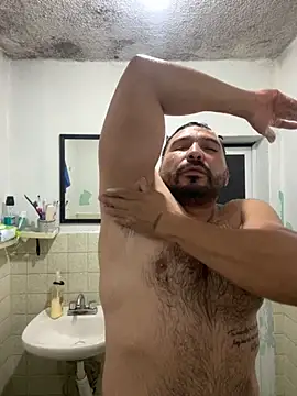 Snapshot of Edson_Blure chatting on 3, 4, 2026 Edson Blure online show from 3, 4, 2026