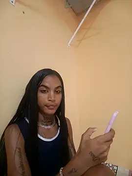 La ReynaZendeya online show from 2, 4, 2026