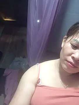 Snapshot of -Luni- chatting on 28, 6, 2026 -Luni- online show from 28, 6, 2026