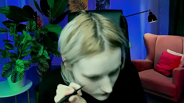 Snapshot of MicheleMarsh chatting on 4, 4, 2026 MicheleMarsh online show from 4, 4, 2026