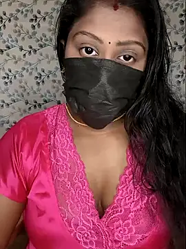 Snapshot of Romantic_Woman chatting on 14, 4, 2026 Romantic Woman online show from 14, 4, 2026