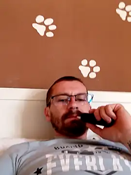 Snapshot of jozsi1995 chatting on 8, 4, 2026 jozsi1995 online show from 8, 4, 2026