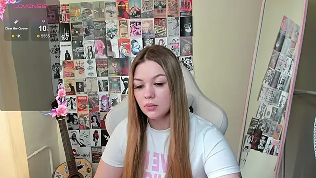 Snapshot of AmeliePeach chatting on 2, 5, 2026 AmeliePeach online show from 2, 5, 2026