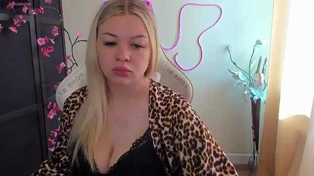 Snapshot of AmeliePeach chatting on 17, 6, 2026 AmeliePeach online show from 17, 6, 2026
