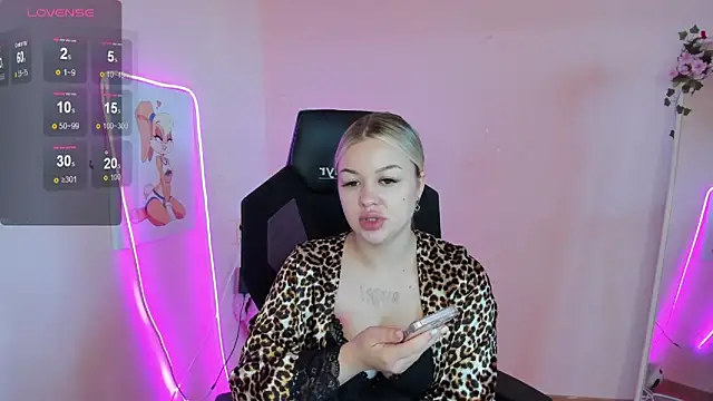 Snapshot of AmeliePeach chatting on 19, 6, 2026 AmeliePeach online show from 19, 6, 2026