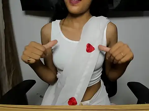 Snapshot of Shanaya_xo chatting on 21, 6, 2026 Shanaya xo online show from 21, 6, 2026