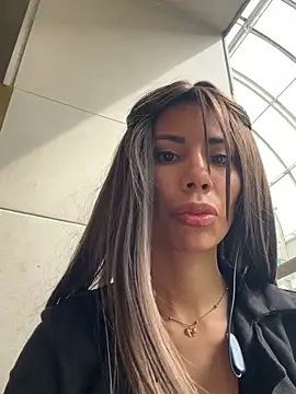 Snapshot of AlmaSajor_ chatting on 13, 4, 2026 AlmaSajor online show from 13, 4, 2026