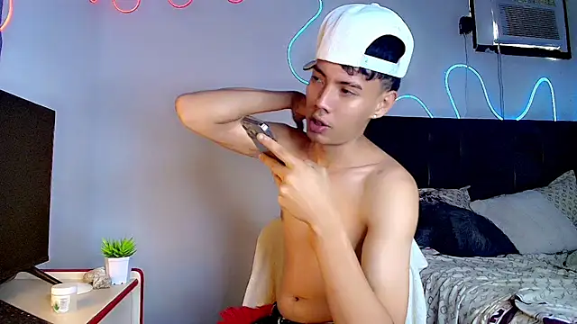 Snapshot of Ethan_Noa chatting on 13, 4, 2026 Ethan Noa online show from 13, 4, 2026