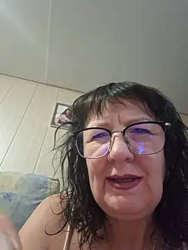 Snapshot of LaliaMia chatting on 9, 6, 2026 LaliaMia online show from 9, 6, 2026