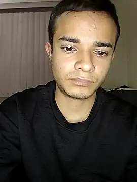 Snapshot of LuisLatinboyy chatting on 8, 4, 2026 LuisLatinboyy online show from 8, 4, 2026