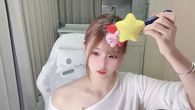 Snapshot of xiaoyugan_cute chatting on 24, 6, 2026 xiaoyugan cute online show from 24, 6, 2026