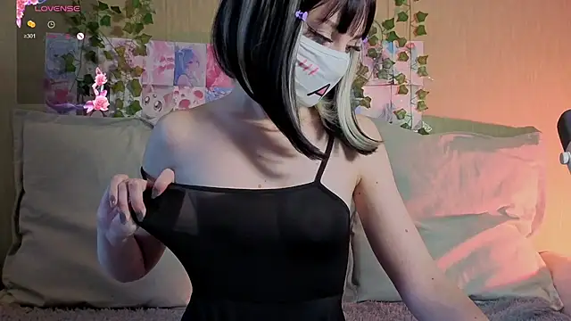 LunaNyanmi online show from 30, 5, 2026