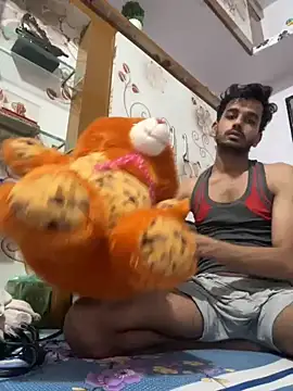 Snapshot of aadibuttplug chatting on 29, 5, 2026 aadibuttplug online show from 29, 5, 2026