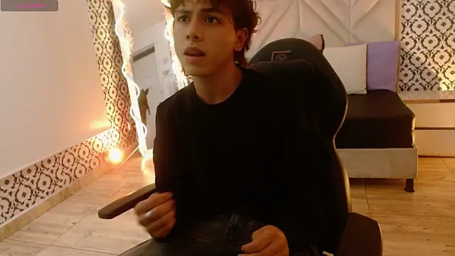 Snapshot of Elian_tay chatting on 7, 4, 2026 Elian tay online show from 7, 4, 2026