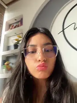 Snapshot of VioletRousee chatting on 19, 6, 2026 VioletRousee online show from 19, 6, 2026
