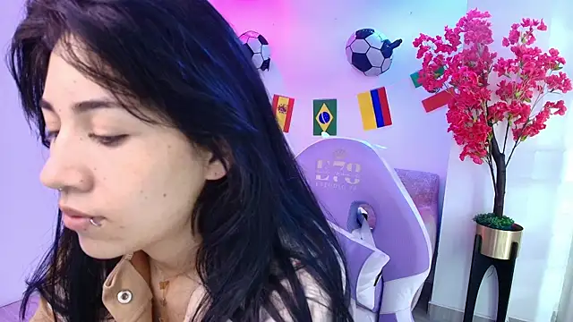 Rainy doll online show from 16, 7, 2026