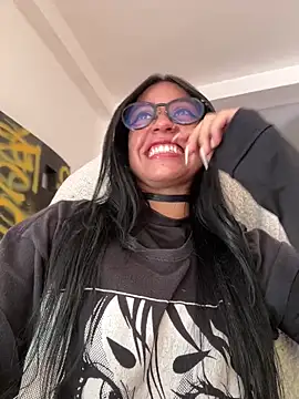 Snapshot of Kattze_ chatting on 9, 4, 2026 Kattze online show from 9, 4, 2026