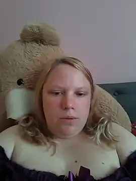 Snapshot of wildaurax chatting on 27, 5, 2026 wildaurax online show from 27, 5, 2026