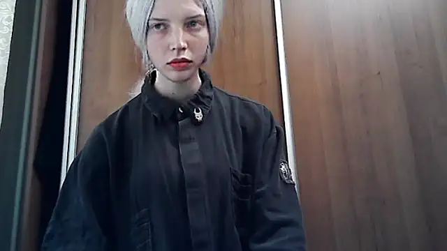 Crimson Lady online show from 18, 5, 2026