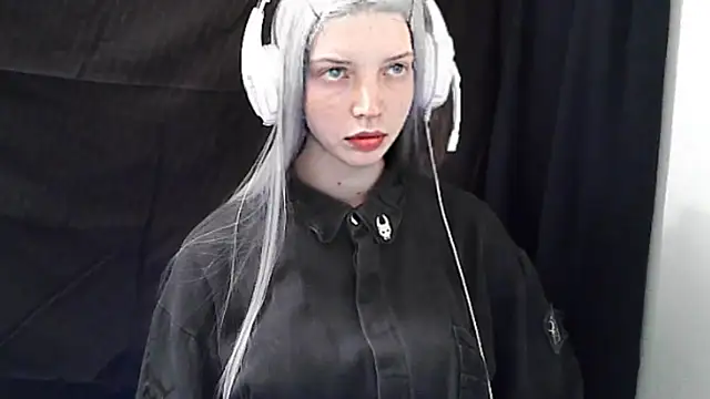 Crimson Lady online show from 26, 5, 2026