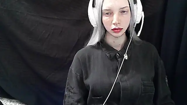 Crimson Lady online show from 27, 5, 2026