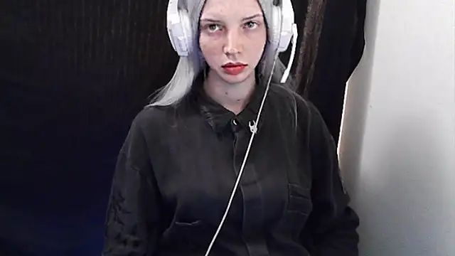 Crimson Lady online show from 31, 5, 2026