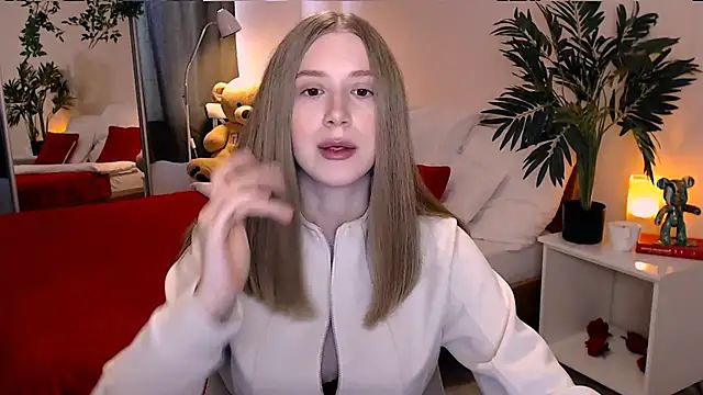 Snapshot of cheeky_chick chatting on 14, 7, 2026 cheeky chick online show from 14, 7, 2026