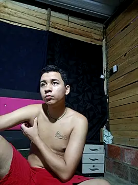 Snapshot of Emyli_Liamx chatting on 9, 4, 2026 Emyli Liamx online show from 9, 4, 2026