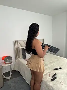 ZaraReyes online show from 11, 6, 2026