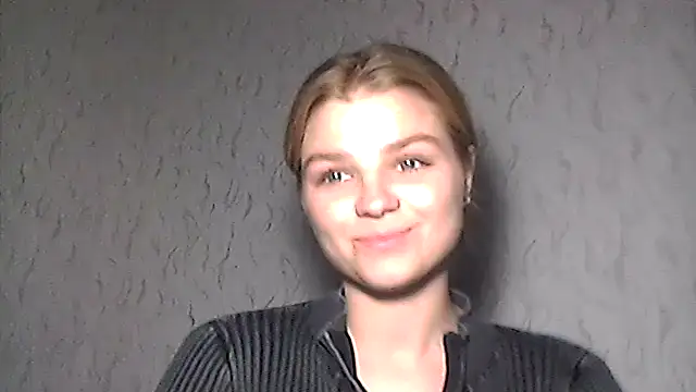 Snapshot of ElizaCrowe chatting on 13, 4, 2026 ElizaCrowe online show from 13, 4, 2026