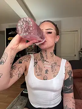 liloutatoou online show from 14, 4, 2026