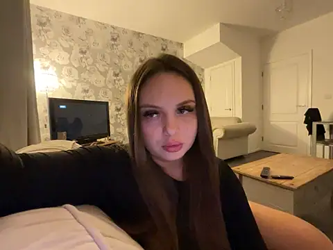 Snapshot of ellmaixo chatting on 10, 4, 2026 ellmaixo online show from 10, 4, 2026