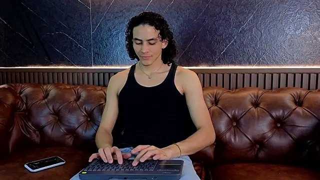 Snapshot of LucaAlessi chatting on 13, 4, 2026 LucaAlessi online show from 13, 4, 2026