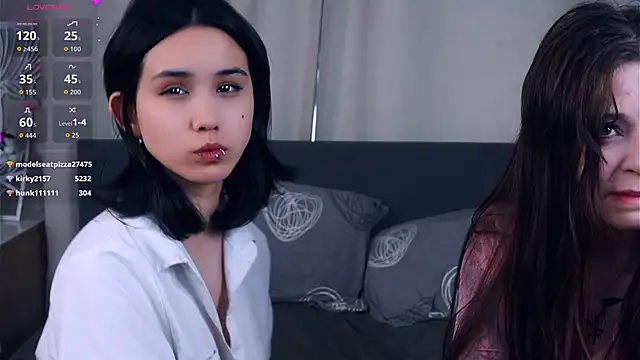 Snapshot of ReynaGrinvalsky chatting on 30, 6, 2026 ReynaGrinvalsky online show from 30, 6, 2026