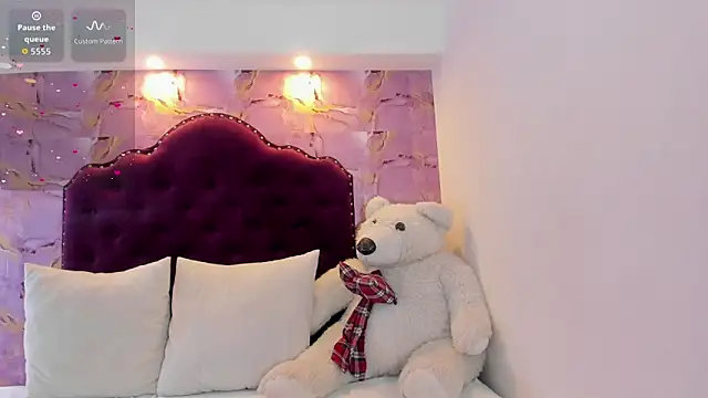 Snapshot of luna_bloomm_ chatting on 20, 5, 2026 luna bloomm online show from 20, 5, 2026