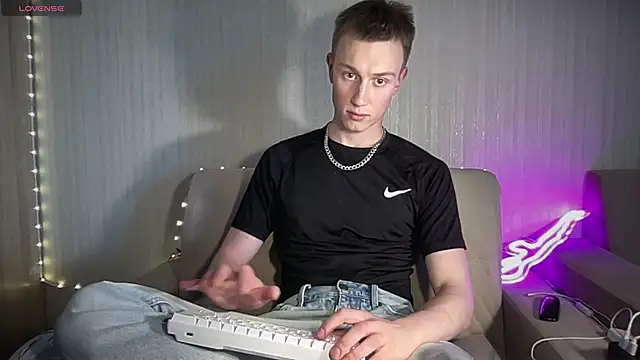 Snapshot of Travis_Gracile chatting on 20, 6, 2026 Travis Gracile online show from 20, 6, 2026