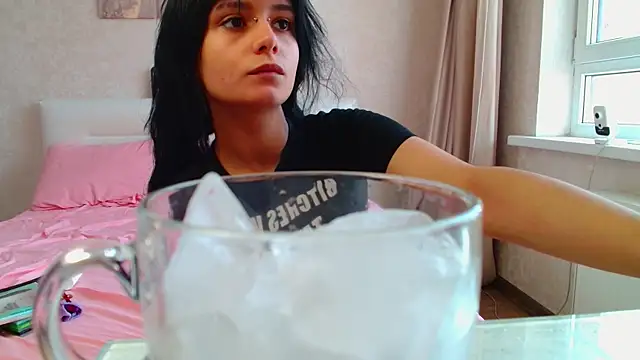 Snapshot of The_Slutty_Fox chatting on 23, 6, 2026 The Slutty Fox online show from 23, 6, 2026