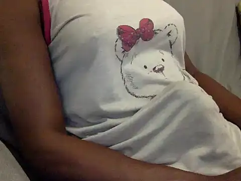 Snapshot of RayanneCampbell-25cm chatting on 1, 5, 2026 RayanneCampbell-25cm online show from 1, 5, 2026
