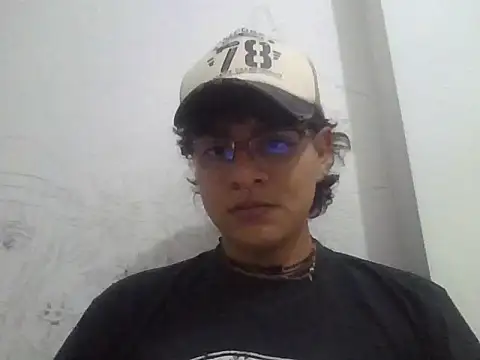 Snapshot of xhecho_uzumaki chatting on 7, 5, 2026 xhecho uzumaki online show from 7, 5, 2026