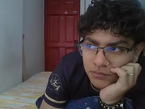 Snapshot of xhecho_uzumaki chatting on 7, 5, 2026 xhecho uzumaki online show from 7, 5, 2026