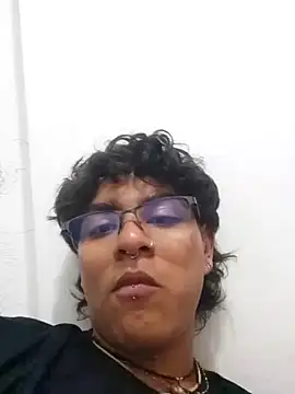 Snapshot of xhecho_uzumaki chatting on 12, 5, 2026 xhecho uzumaki online show from 12, 5, 2026