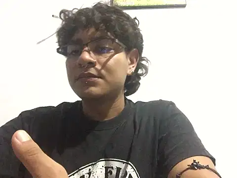 Snapshot of xhecho_uzumaki chatting on 17, 5, 2026 xhecho uzumaki online show from 17, 5, 2026