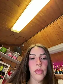 juicybootyquinn online show from 28, 4, 2026