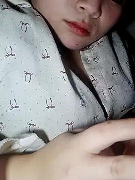 Snapshot of Anne-Rose chatting on 11, 4, 2026 Anne-Rose online show from 11, 4, 2026