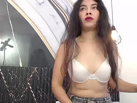 Snapshot of Vanessa_Lune chatting on 30, 4, 2026 Vanessa Lune online show from 30, 4, 2026