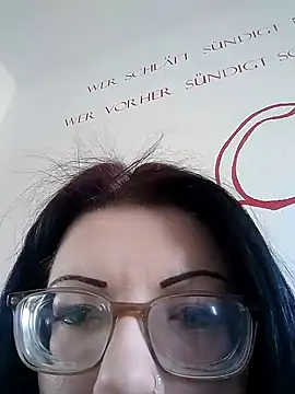 HotVWGirl online show from 22, 4, 2026