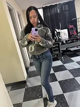 Candy-firee online show from 13, 4, 2026