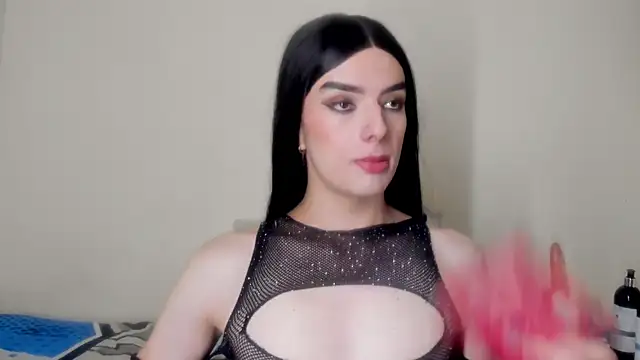 MelanyCollins  online show from 7, 7, 2026
