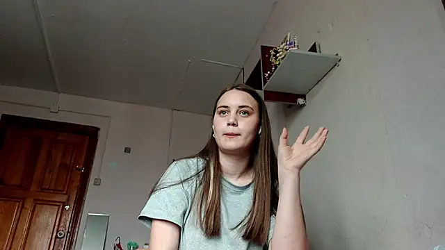 RoxanneStuard online show from 17, 4, 2026